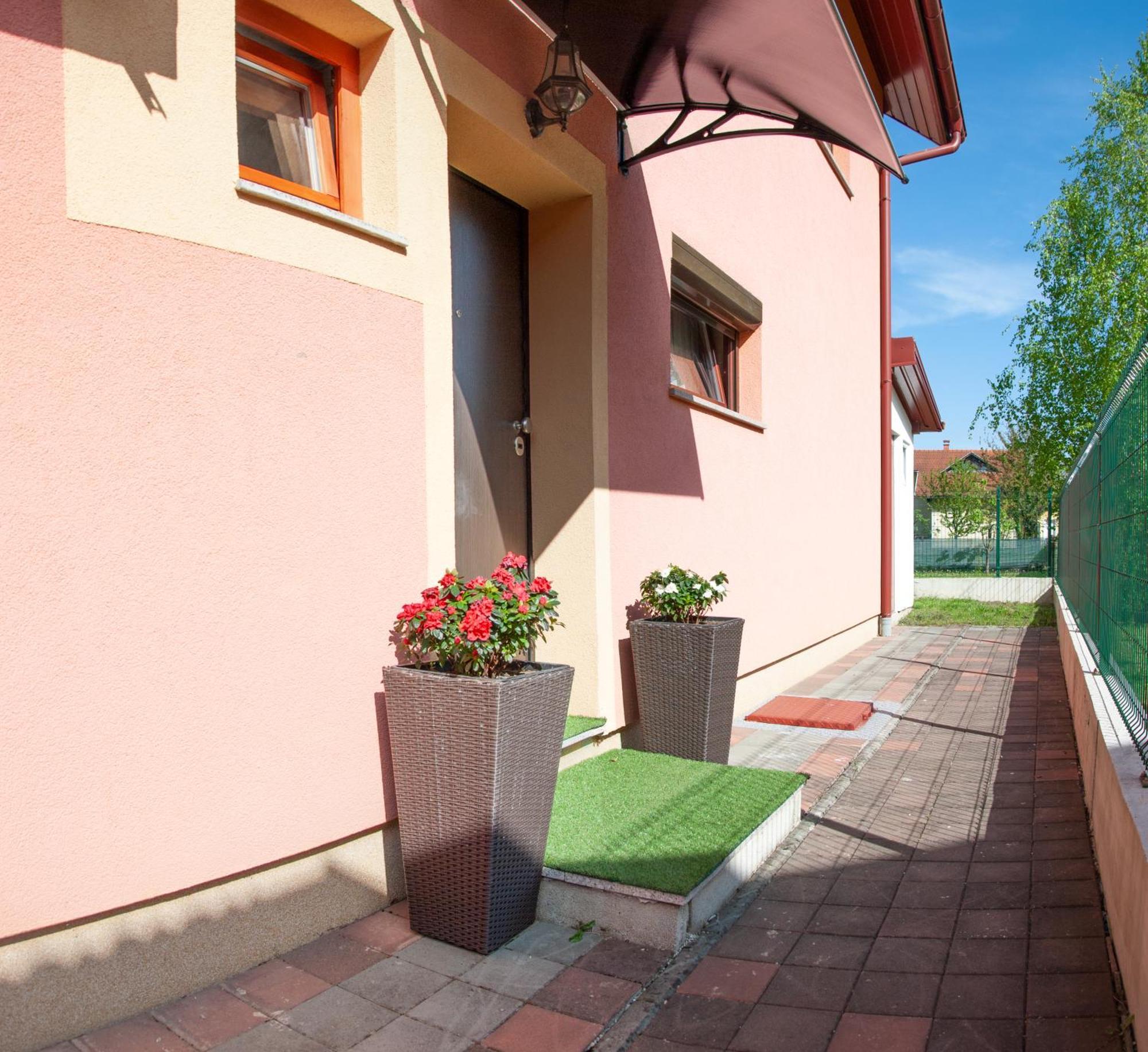 Hana Superior Apartments Bihac Exterior photo
